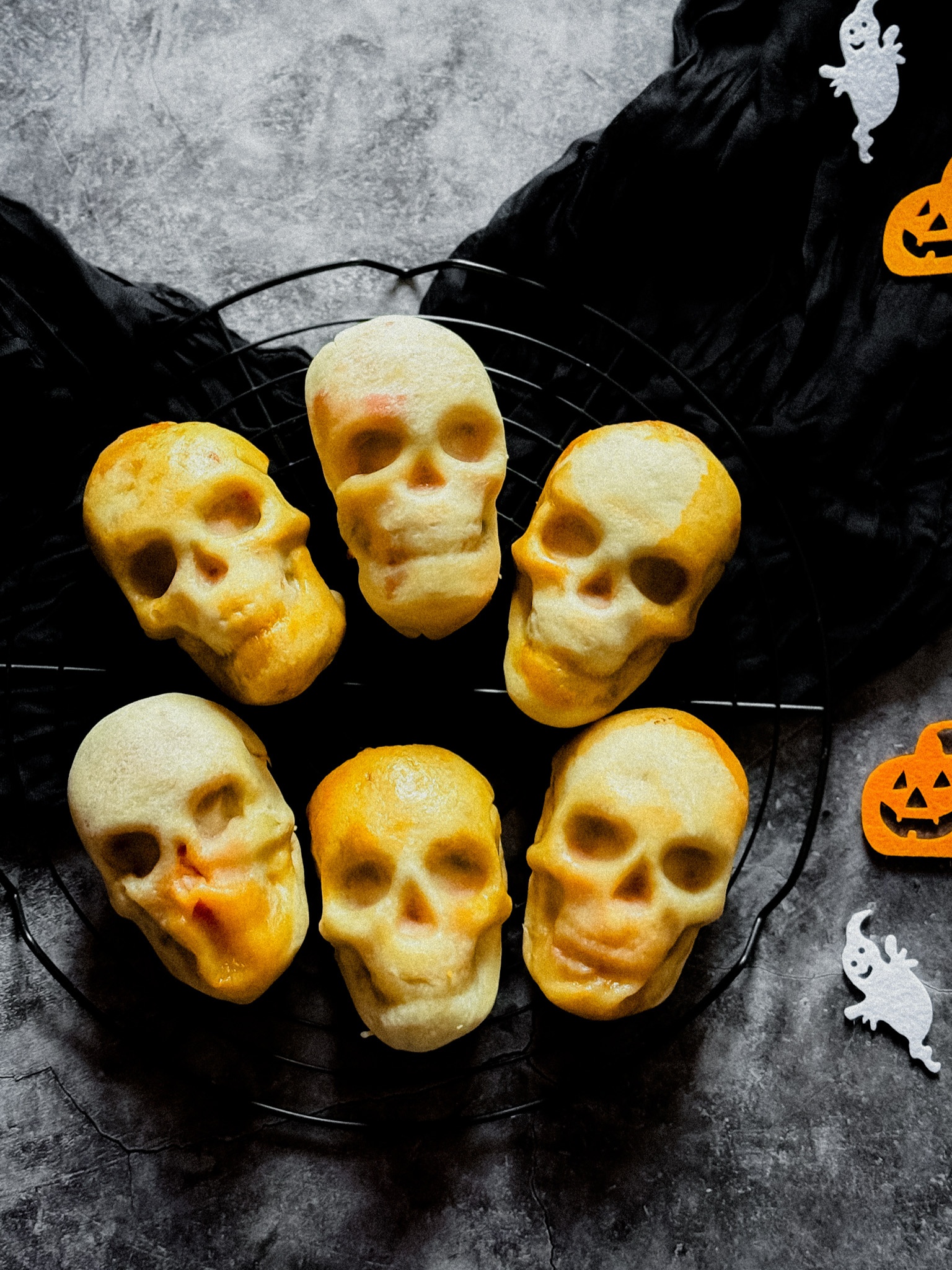 Halloween - Pizza Skulls - Kathis Rezepte