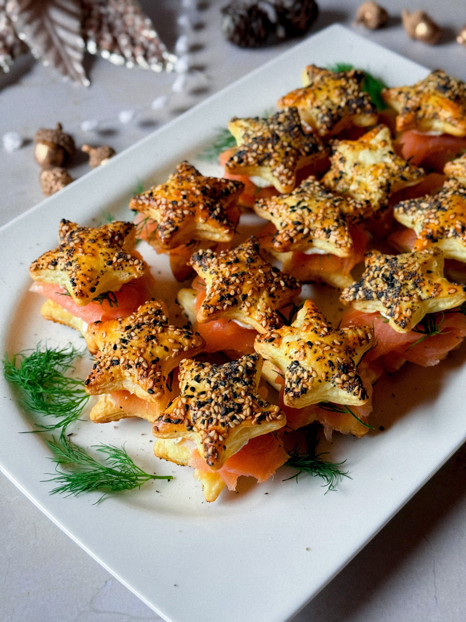 Lachs Blätterteig Häppchen - Blätterteigsterne - Kathis Rezepte